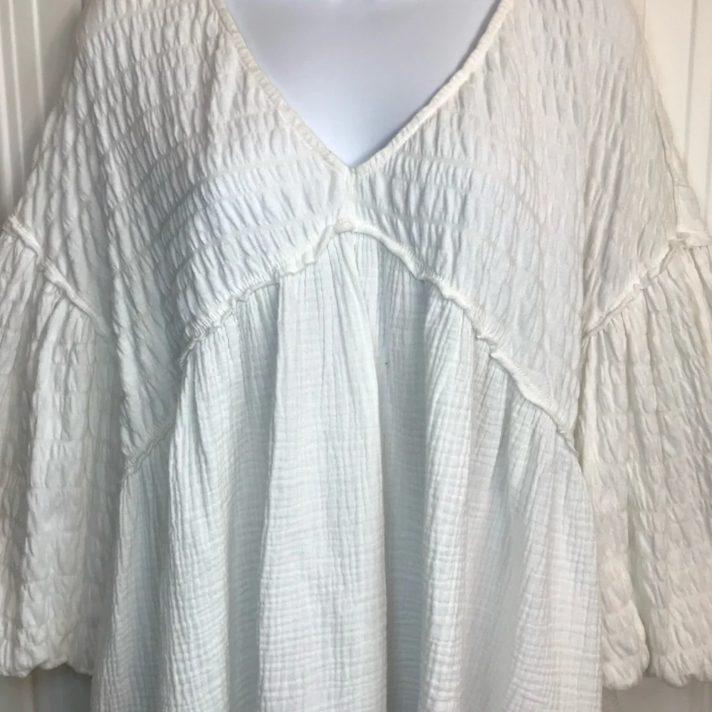 FP We The Free Flower Power White V-Neck Textured Gauze Raw Hem Top size S EUC - Picture 5 of 15
